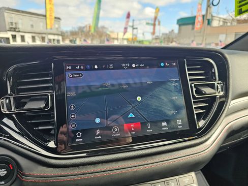 Used 2024 Dodge Durango GT image 24