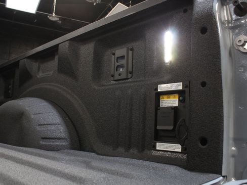 Used 2024 Ford F250 Platinum w/ Tremor Off-Road Package AWD/4WD image 16