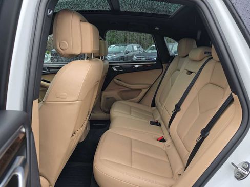 Used 2025 Porsche Macan AWD/4WD image 16