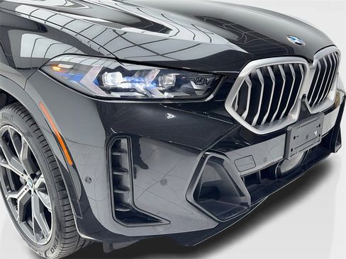 Used 2024 BMW X6 xDrive40i w/ Premium Package image 3