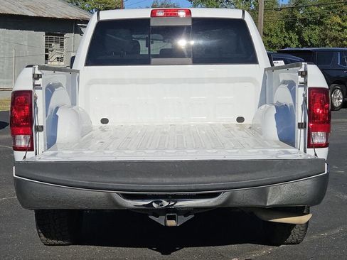 Used 2020 RAM 1500 Classic SLT image 9