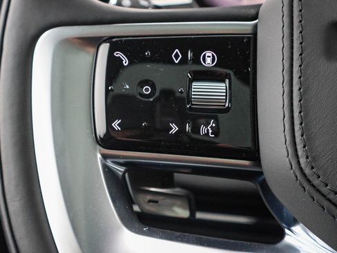 New 2025 Land Rover Range Rover SE image 36