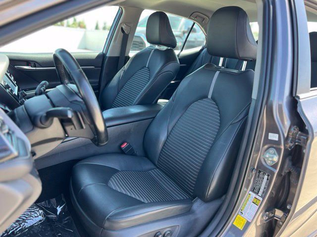 Used 2020 Toyota Camry SE FWD image 15