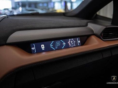 Used 2025 Lamborghini Revuelto AWD/4WD image 42