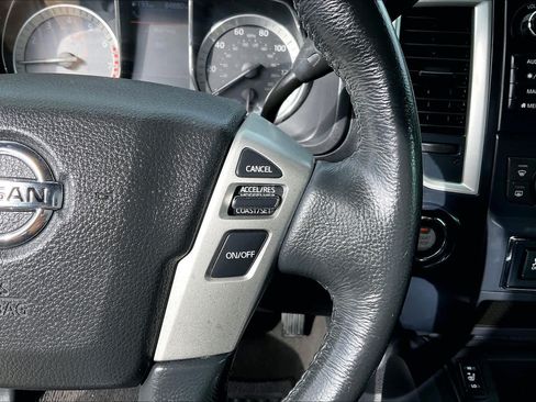 Used 2019 Nissan Titan SV w/ SV Convenience Package RWD image 21