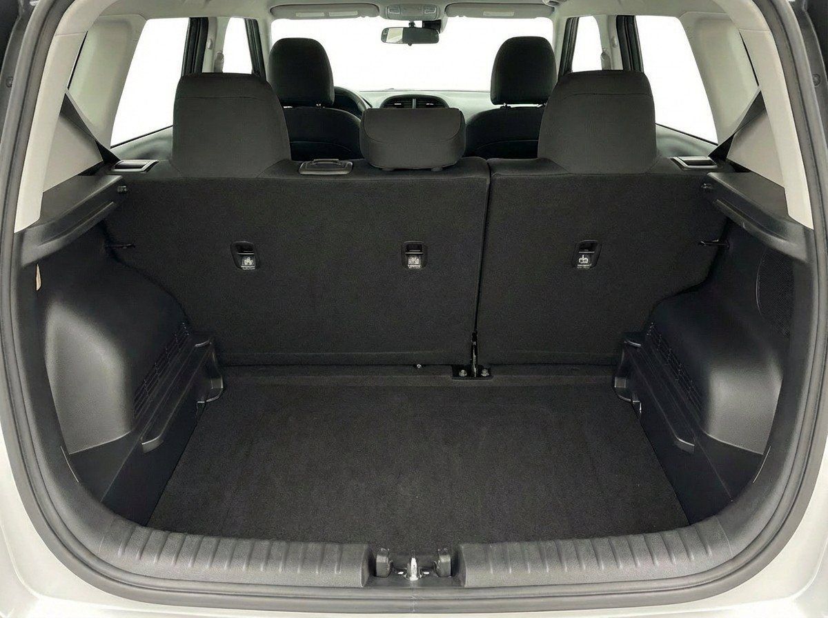 Used 2025 Kia Soul LX w/ LX Technology Package FWD image 27