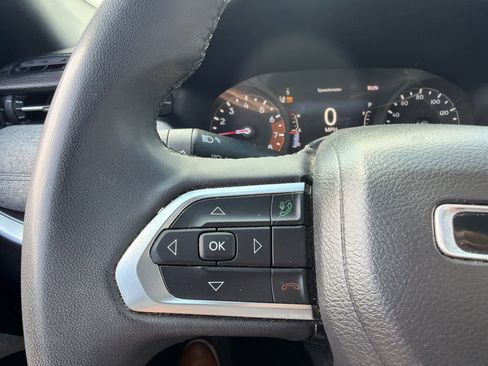 Used 2024 Jeep Compass Latitude AWD/4WD image 24
