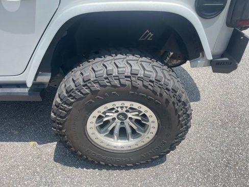 Used 2024 Jeep Wrangler Unlimited Rubicon AWD/4WD image 7