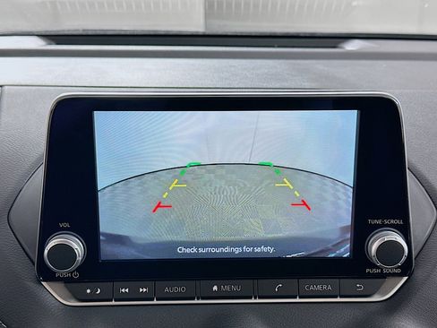 Used 2025 Nissan Sentra SV image 22