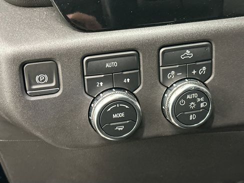 Used 2024 GMC Sierra 1500 Elevation AWD/4WD image 17