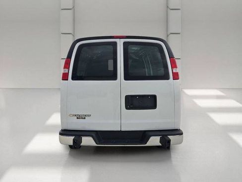 Used 2025 Chevrolet Express 2500 w/ Driver Convenience Package RWD image 4
