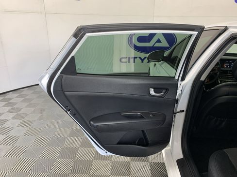 Used 2018 Kia Optima S image 30