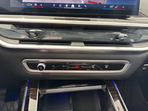 Used 2025 BMW X7 xDrive40i w/ Premium Package AWD/4WD image 29