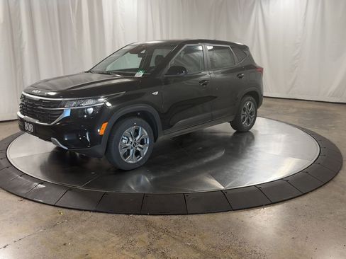 New 2026 Kia Seltos LX image 6