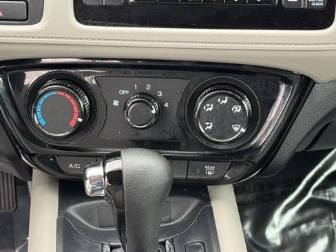 Certified 2022 Honda HR-V LX image 19