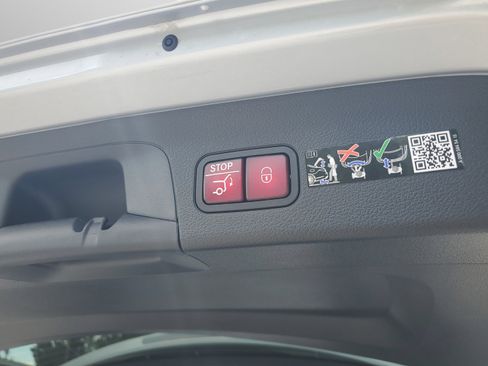 Certified 2026 Mercedes-Benz GLS 450 4MATIC image 37