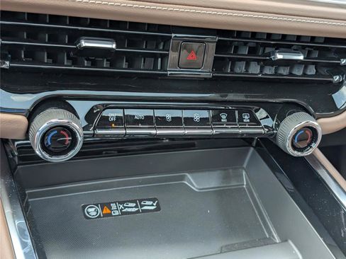 New 2026 Chevrolet Suburban High Country AWD/4WD image 27