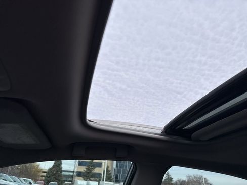 Used 2017 Toyota Corolla SE w/ SE Premium Package image 5