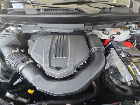 Used 2025 Chevrolet Traverse Z71 AWD/4WD image 29