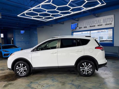 Used 2016 Toyota RAV4 LE image 13