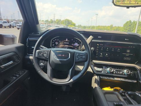Used 2024 GMC Sierra 2500 AT4 w/ AT4 Premium Plus Package AWD/4WD image 17