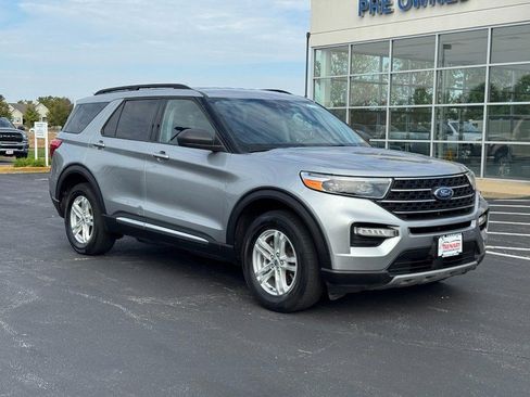 Used 2023 Ford Explorer XLT w/ Equipment Group 202A image 2