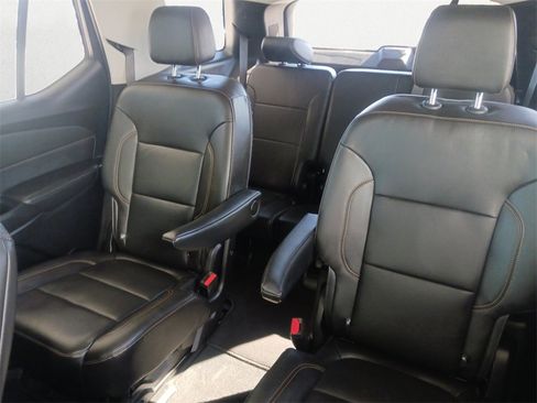 Used 2021 Chevrolet Traverse RS image 9