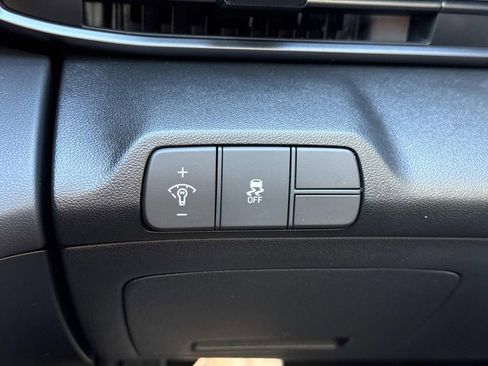Used 2025 Hyundai Elantra Sport FWD image 14