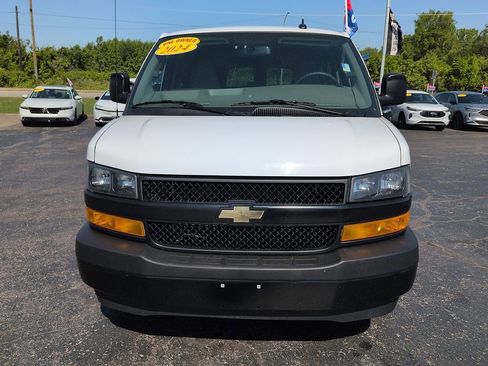 Used 2024 Chevrolet Express 3500 LS RWD image 3
