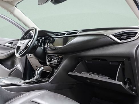 Used 2021 Buick Encore GX Essence FWD image 38