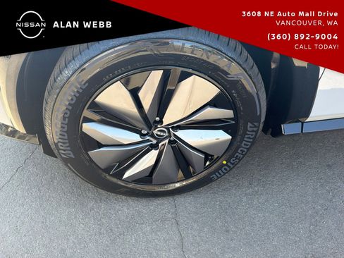 Used 2024 Nissan Ariya AWD image 32