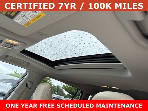 Used 2023 Toyota Highlander XLE AWD/4WD image 16