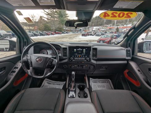Used 2024 Nissan Frontier PRO-4X w/ Technology Package image 18