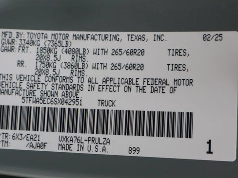 Used 2025 Toyota Tundra Limited w/ TRD Off-Road Package AWD/4WD image 55