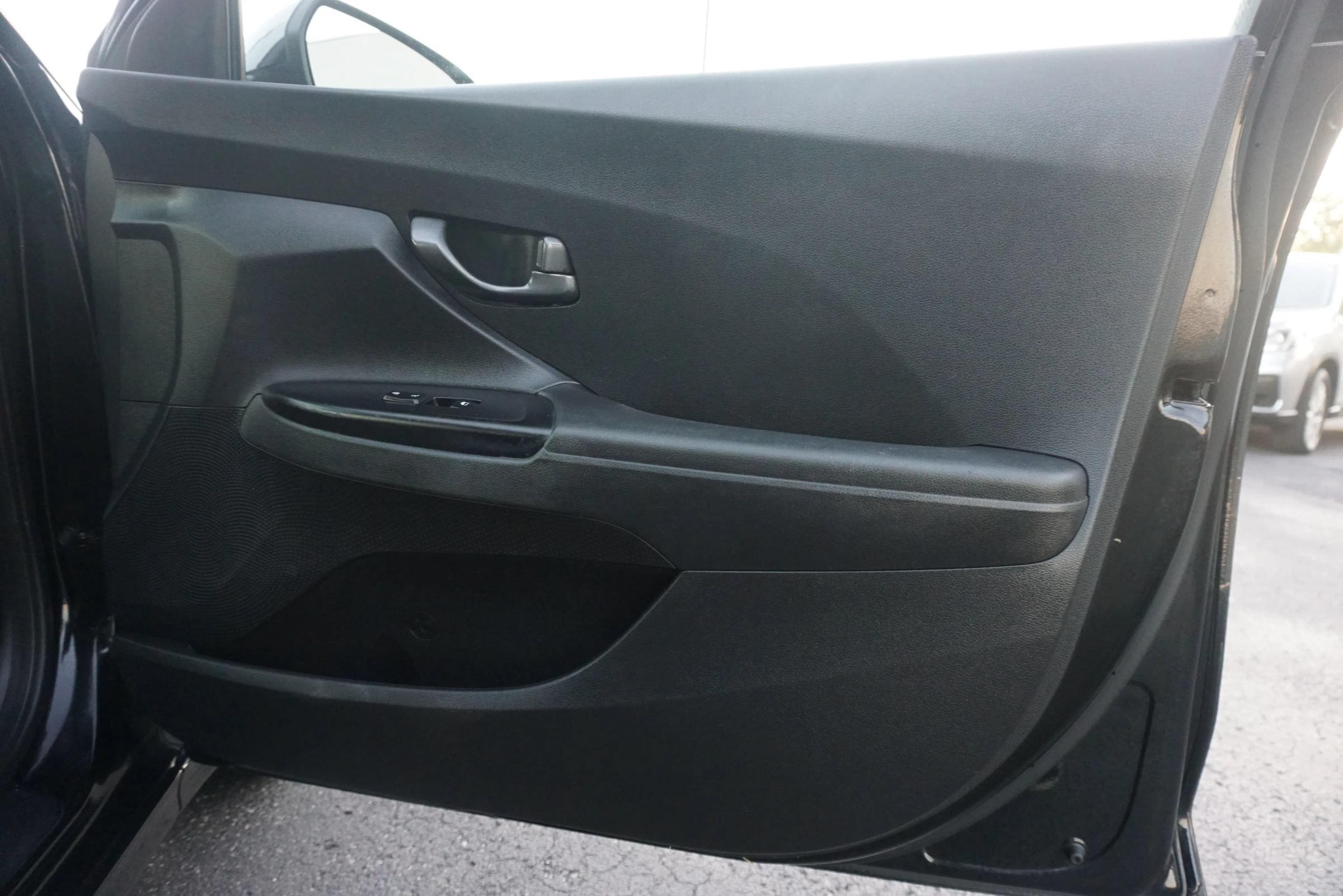 Used 2019 Hyundai Veloster 2.0 FWD image 22
