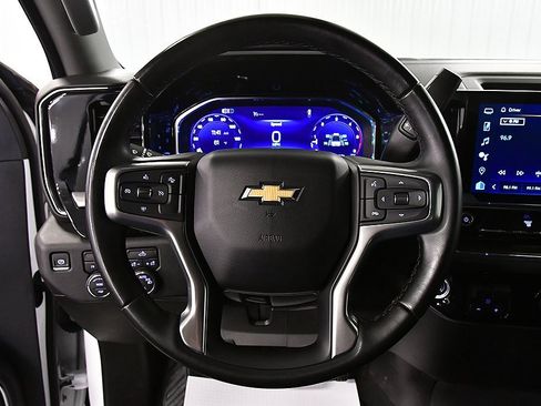 Used 2024 Chevrolet Silverado 2500 LT image 20