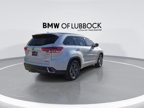 Used 2018 Toyota Highlander Limited Platinum w/ Carpet Mat Package (TMS) image 8