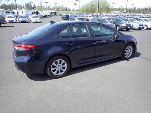 Used 2021 Toyota Corolla LE FWD image 5