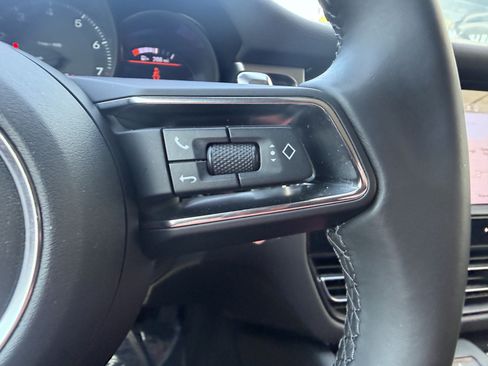 Certified 2024 Porsche Macan AWD/4WD image 33