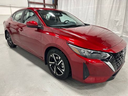 Used 2025 Nissan Sentra SV image 1