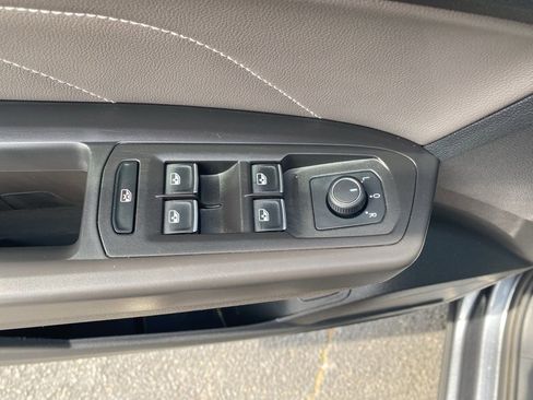 Used 2023 Volkswagen Atlas Cross Sport SE w/ Panoramic Sunroof Package image 11