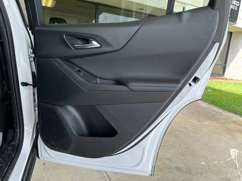 Used 2025 Chevrolet Equinox LT w/ Convenience Package II AWD/4WD image 32