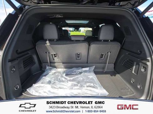 New 2026 Chevrolet Traverse Z71 w/ LPO, Floor Liner Package AWD/4WD image 9