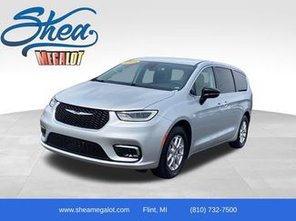 Used 2024 Chrysler Pacifica Touring-L FWD 360° Tour