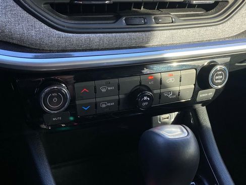 Used 2022 Jeep Compass Latitude image 16