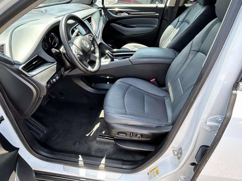 Used 2019 Buick Enclave Essence FWD image 11