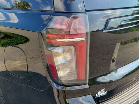 Used 2023 Chevrolet Tahoe RST w/ Sport Performance Package AWD/4WD image 11
