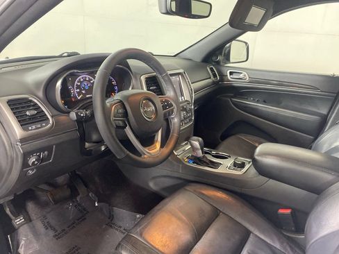 Used 2018 Jeep Grand Cherokee Limited AWD/4WD image 12