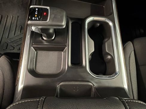 Used 2025 GMC Sierra 1500 Elevation w/ Preferred Package AWD/4WD image 13
