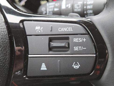 Used 2025 Honda Pilot EX-L image 10